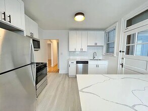 5801 N Richmond St in Chicago, IL - Building Photo - Building Photo