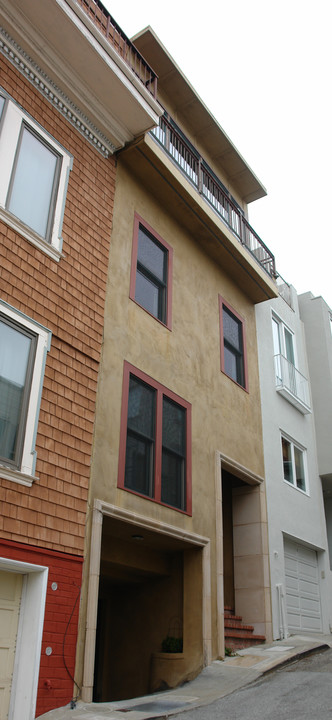 49-53 Telegraph Pl in San Francisco, CA - Building Photo