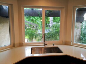 255 S La Linda Dr in Orange, CA - Building Photo - Building Photo