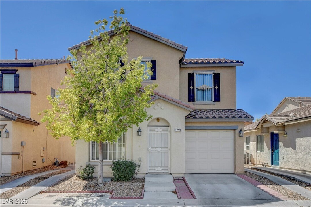 1259 Black Cherry St in Las Vegas, NV - Foto de edificio