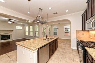12124 Terraza Cir in Austin, TX - Building Photo - Building Photo