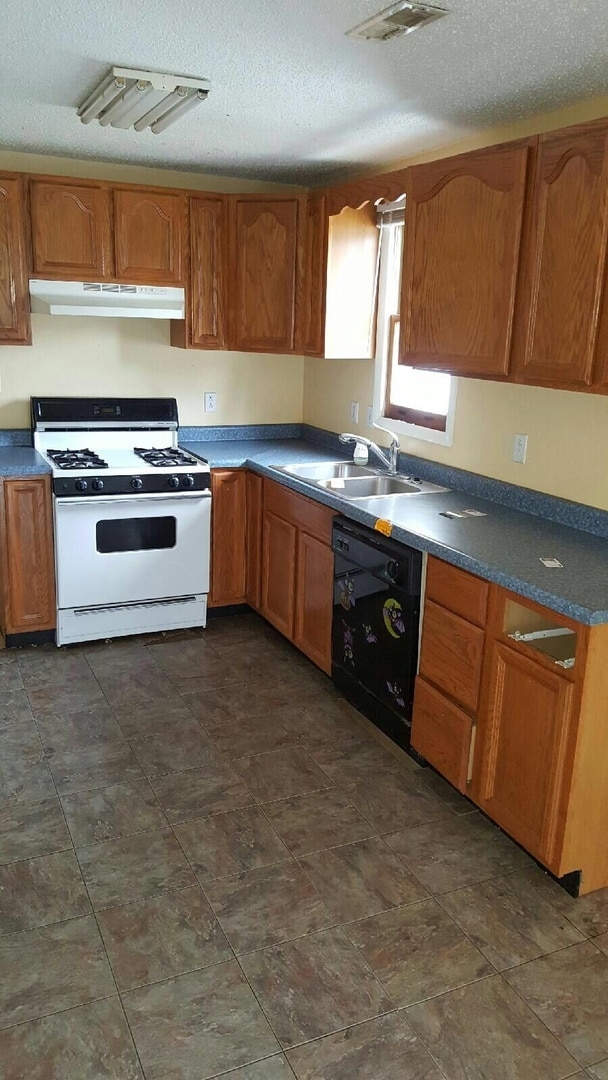 property at 914 Miller Ave