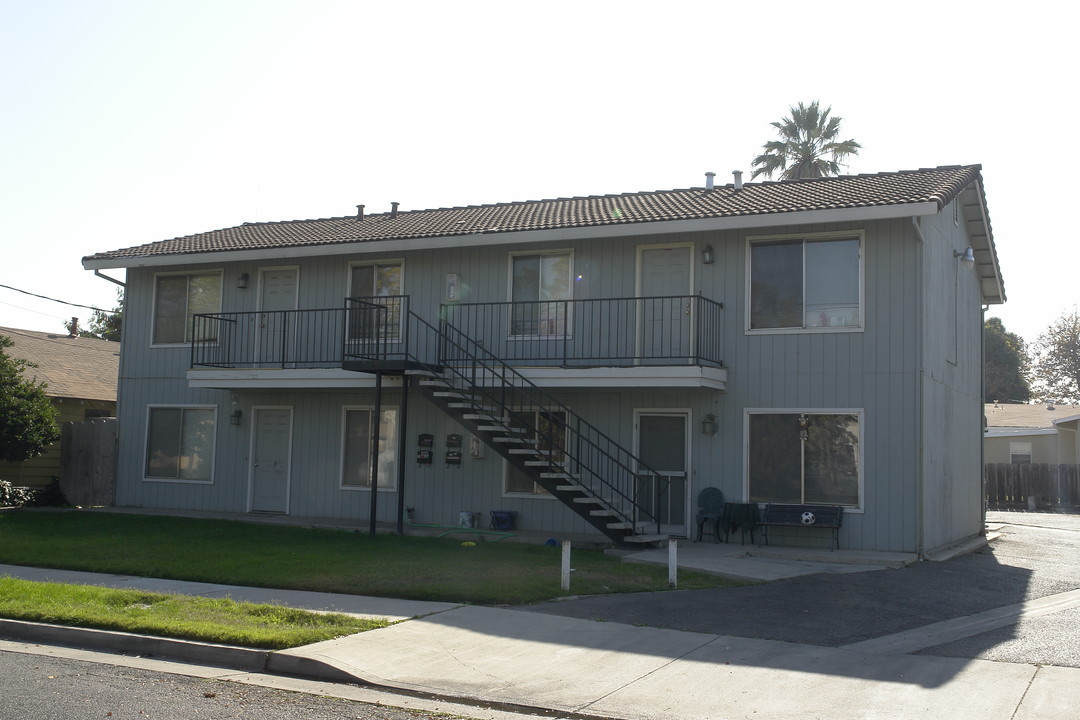 1804 Fir Ave in Atwater, CA - Building Photo