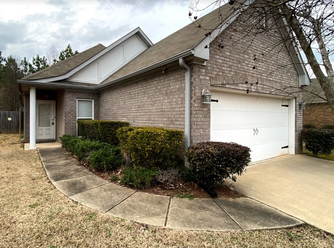 property at 250 Oxmoor Pl