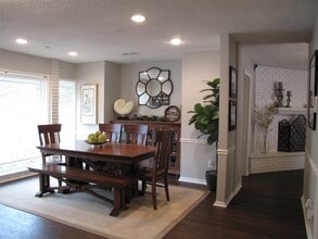 7902 Meadowcroft Dr in Houston, TX - Building Photo - Building Photo