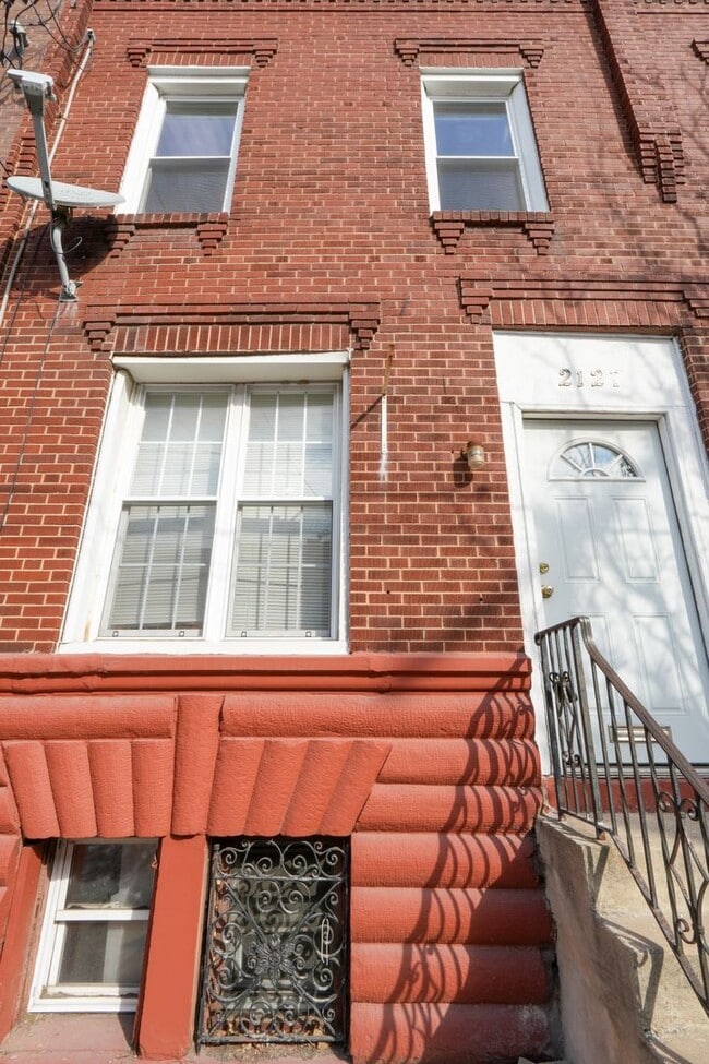 property at 2127 Morris St