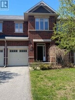 29 Torbec Ave in Ottawa, ON - Building Photo