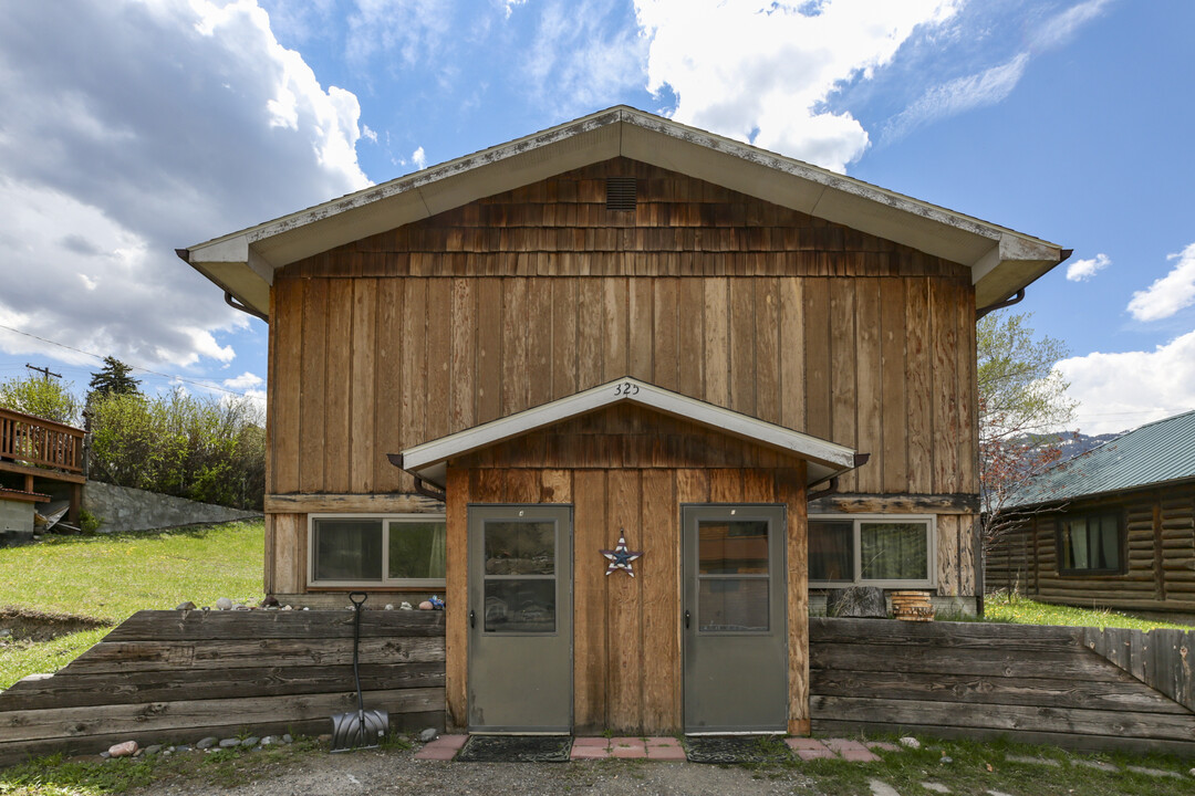 321 Stone St in Gardiner, MT - Building Photo