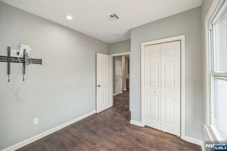 541 Union Ave, Unit 2 in Paterson, NJ - Foto de edificio - Building Photo