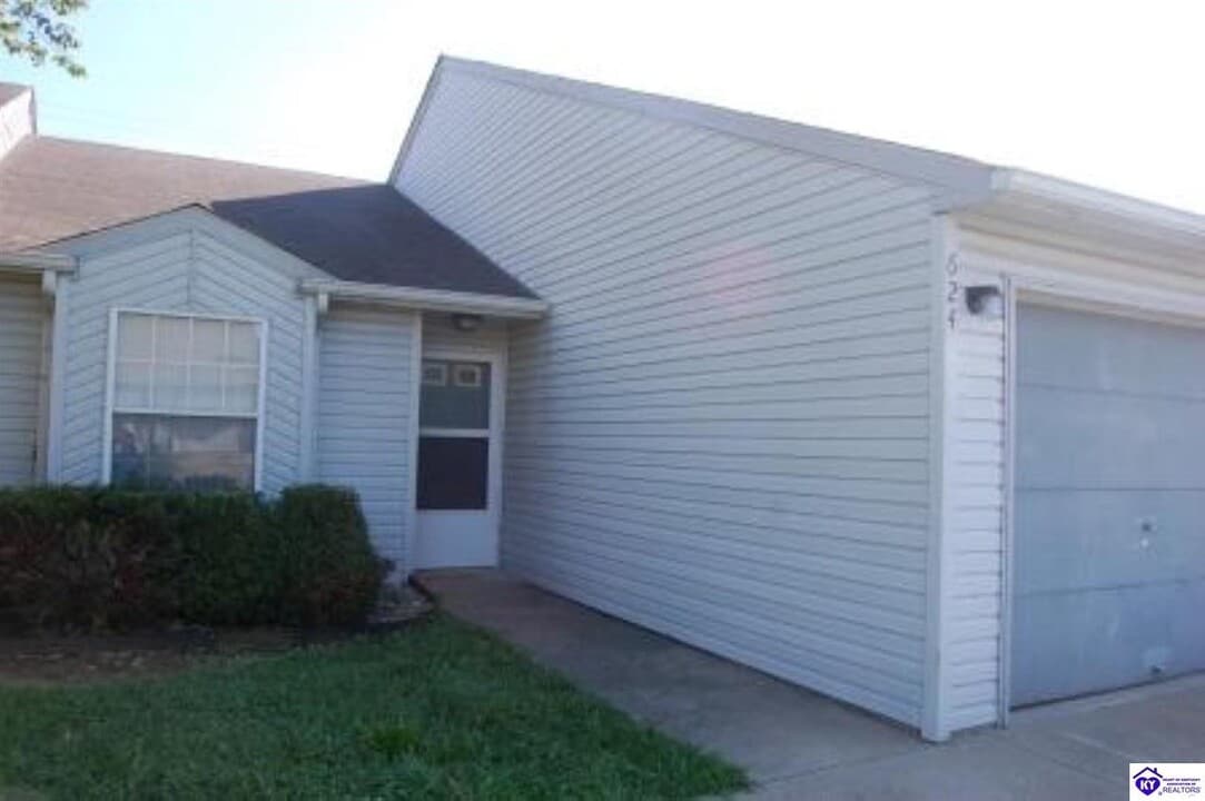 624 Potomac Ct in Radcliff, KY - Building Photo