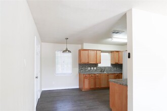 1923 Ojeman Rd-Unit -20 in Houston, TX - Building Photo - Building Photo