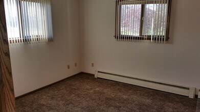 1711 Northway Dr in North Mankato, MN - Building Photo - Building Photo