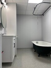 1826 E Superior St in Duluth, MN - Foto de edificio - Building Photo