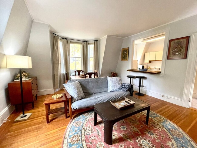 39 Cypress St in Brookline, MA - Building Photo - Building Photo
