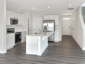 911 Pilot St in Haw River, NC - Building Photo - Building Photo