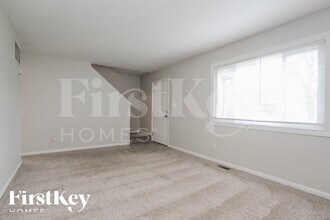 7732 Hoyt Ave, Unit 1st Floor in Indianapolis, IN - Building Photo - Building Photo