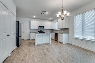327 Oakbend Dr in Lewisville, TX - Building Photo - Building Photo