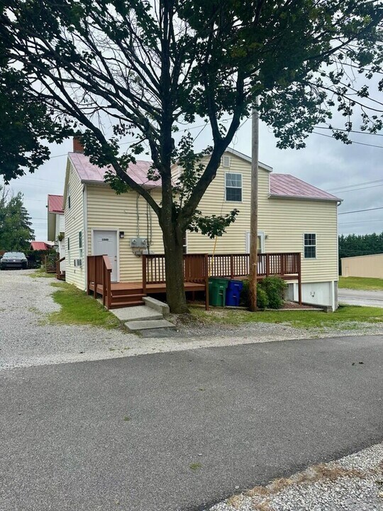 1038 Radford St in Christiansburg, VA - Building Photo
