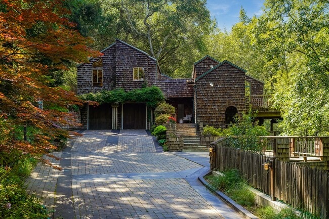 property at 1 Rimrock Rd