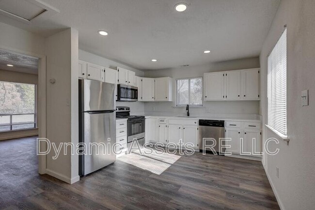 property at 1902 John F Kennedy St