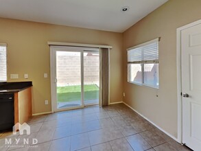 8776 Charm Canyon Ave in Las Vegas, NV - Building Photo - Building Photo