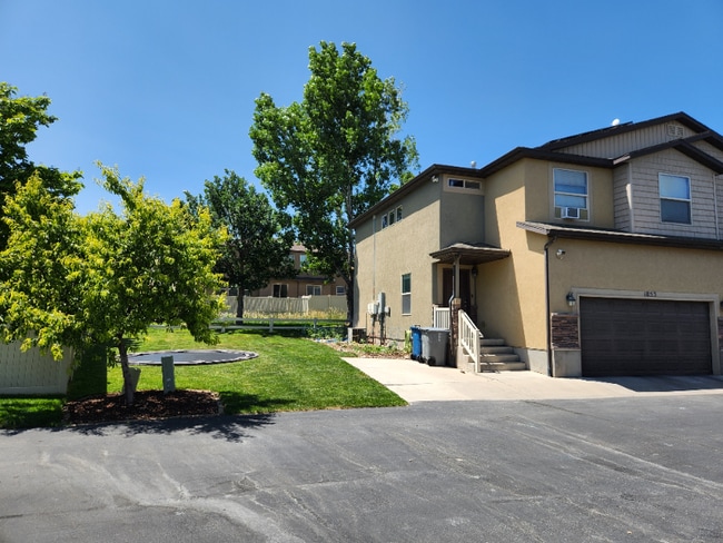 property at 1853 N Bountiful Wy