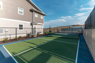 3729 Soft Whisper Wy in Herriman, UT - Building Photo - Building Photo