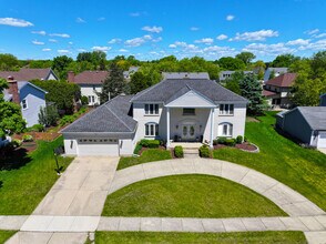 5804 N Corona Dr in Palatine, IL - Building Photo - Building Photo