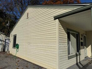 295 Brackleigh Ln in Florissant, MO - Building Photo - Building Photo