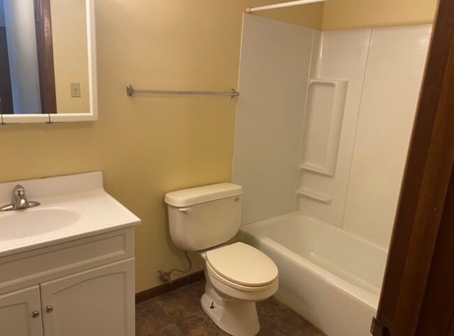 1810 A Ave NE in Cedar Rapids, IA - Foto de edificio - Building Photo