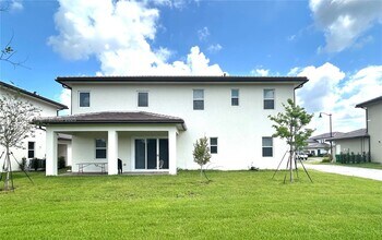 12220 SW 44th St in Davie, FL - Building Photo - Building Photo