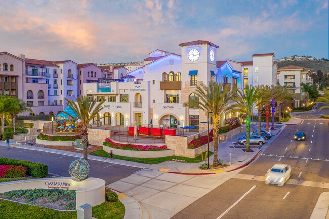 Casa Mira View Apartments in San Diego, CA - Foto de edificio - Building Photo