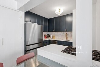 4-74-74 48th Ave, Unit 21-E in Queens, NY - Building Photo - Building Photo