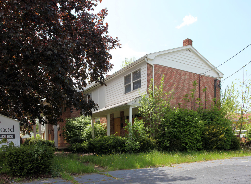 Wedgewood Townhomes in Warren, OH - Building Photo