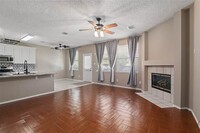 1316 White Dove Ln in Denton, TX - Foto de edificio - Building Photo