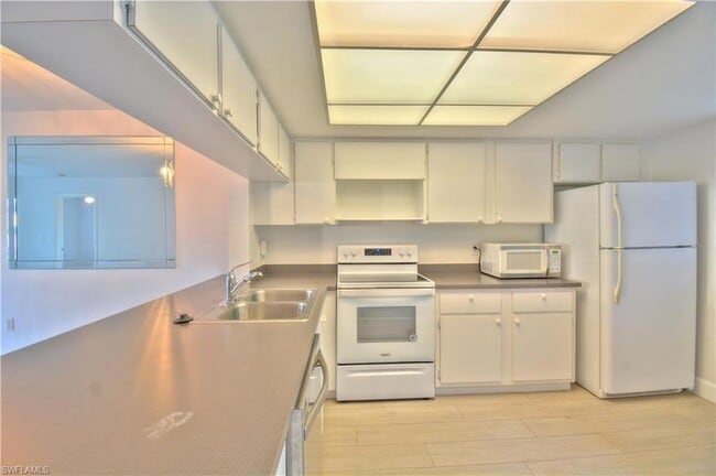 2330 Naples Trace Cir