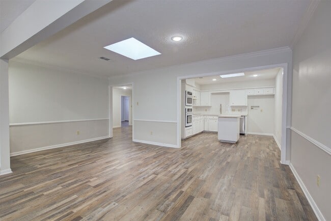 1402 Forest Home Dr in Houston, TX - Building Photo - Building Photo