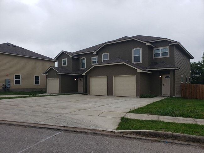 7310 Colina Way in Converse, TX - Building Photo - Building Photo