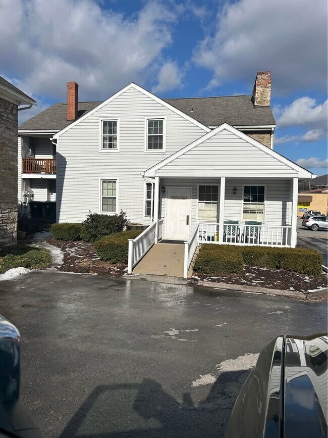 140 W Bishop St in Bellefonte, PA - Building Photo - Building Photo