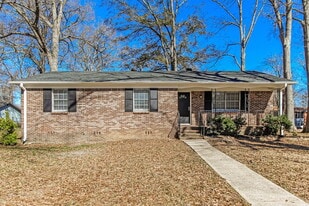 201 Opal Ave in Hueytown, AL - Building Photo