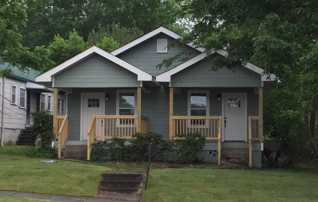 property at 1707 Oxmoor Rd