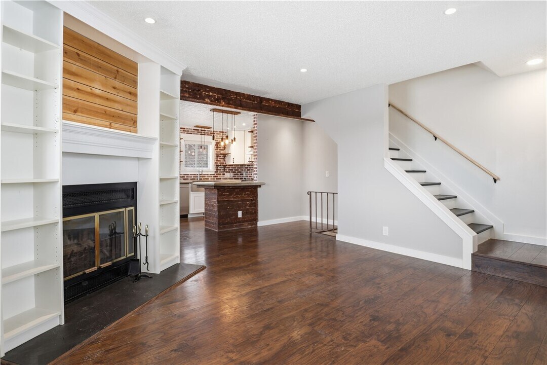 456 Surrey Hill Way in Rochester, NY - Building Photo