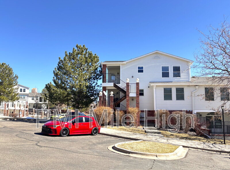 1661 S Cole St in Lakewood, CO - Building Photo