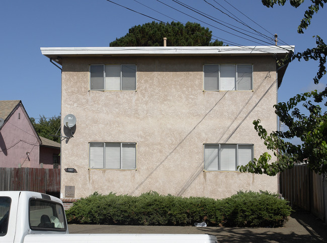 1957 83rd Ave in Oakland, CA - Building Photo - Building Photo