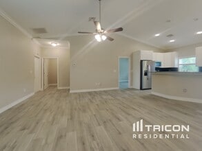 175 Eppinger Dr in Port Charlotte, FL - Building Photo - Building Photo