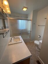 711 SE Bayshore Dr in Oak Harbor, WA - Building Photo - Building Photo