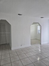 2325 Madison St in Hollywood, FL - Building Photo - Building Photo