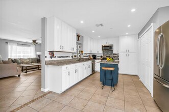 3860 NW 122nd Terrace in Sunrise, FL - Building Photo - Building Photo