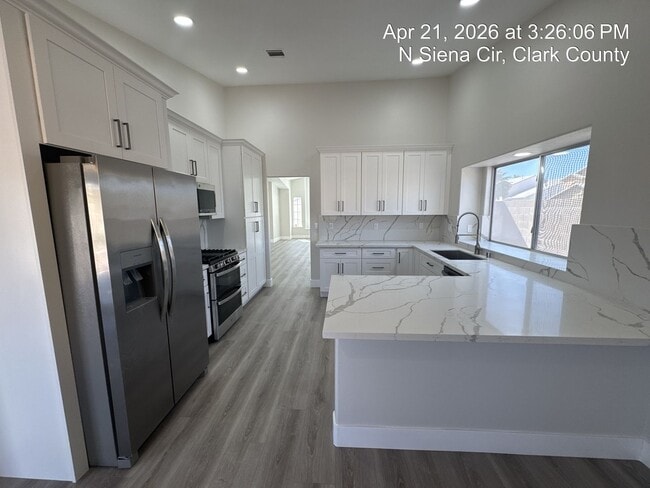 3120 Siena Cir in Las Vegas, NV - Building Photo - Building Photo