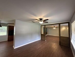 11 Camelia Dr in Texarkana, TX - Building Photo - Building Photo